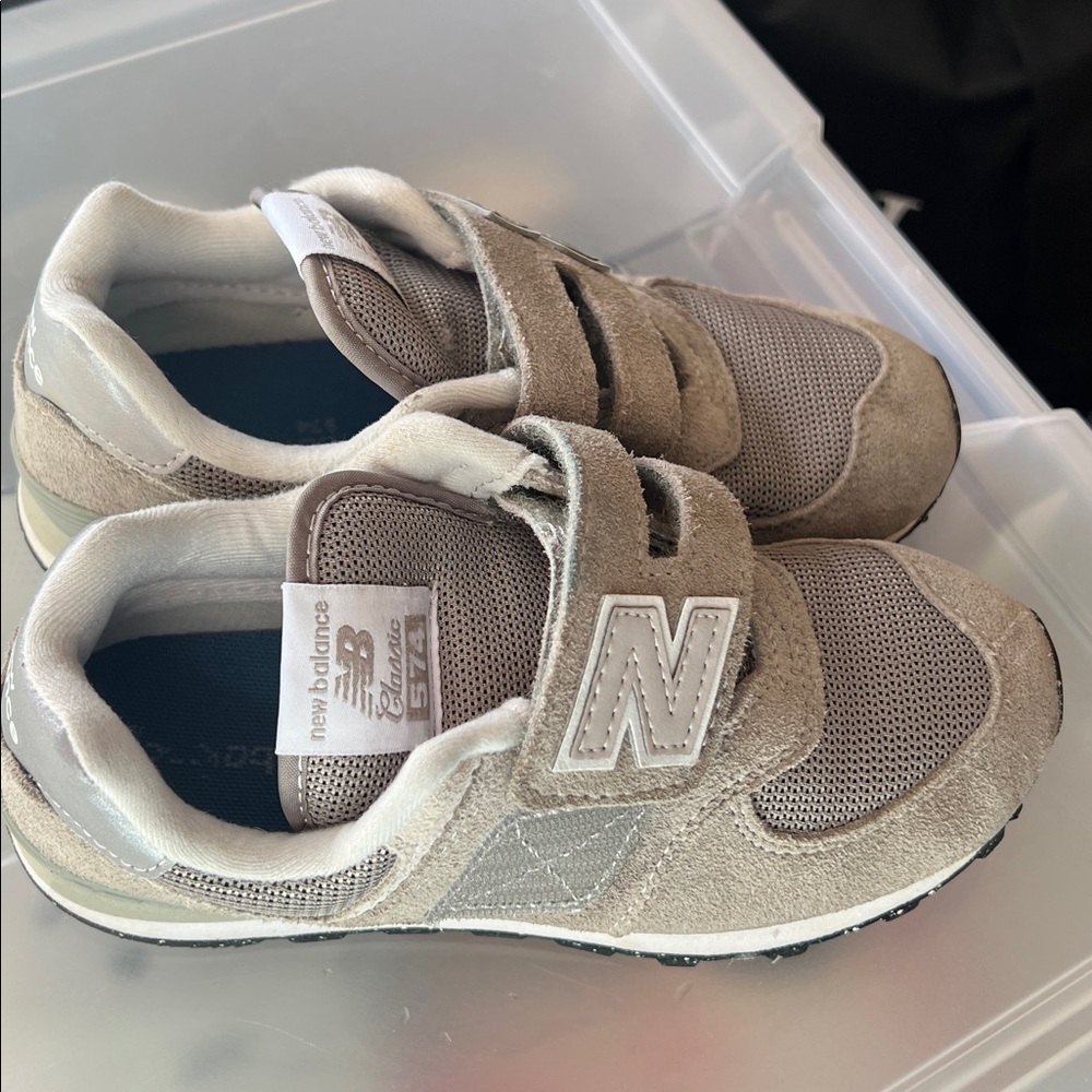 New Balance Kids 574 Velcro Sneakers in Taupe and White - Picture 2 of 7